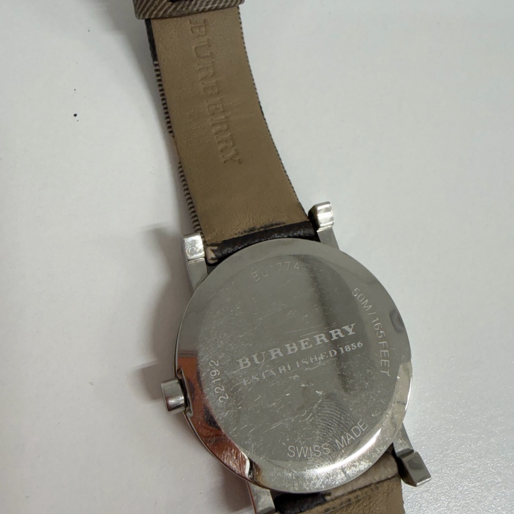Authentic Burberry Classic Check Plaid Strap Watch Silver Tone Date Swiss Style - Picture 13 of 14